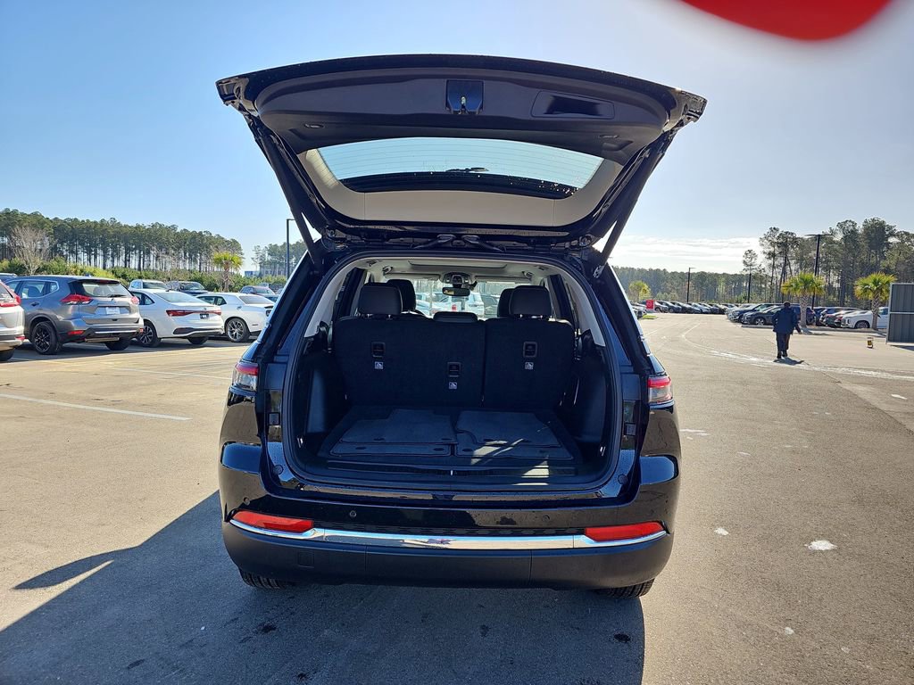 Used 2023 Jeep Grand Cherokee 4WD 4xe image 16