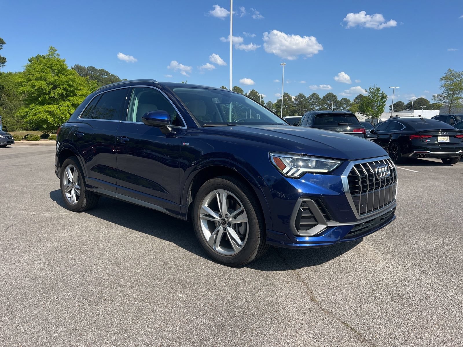 Certified 2024 Audi Q3 2.0T Premium Plus AWD/4WD image 3