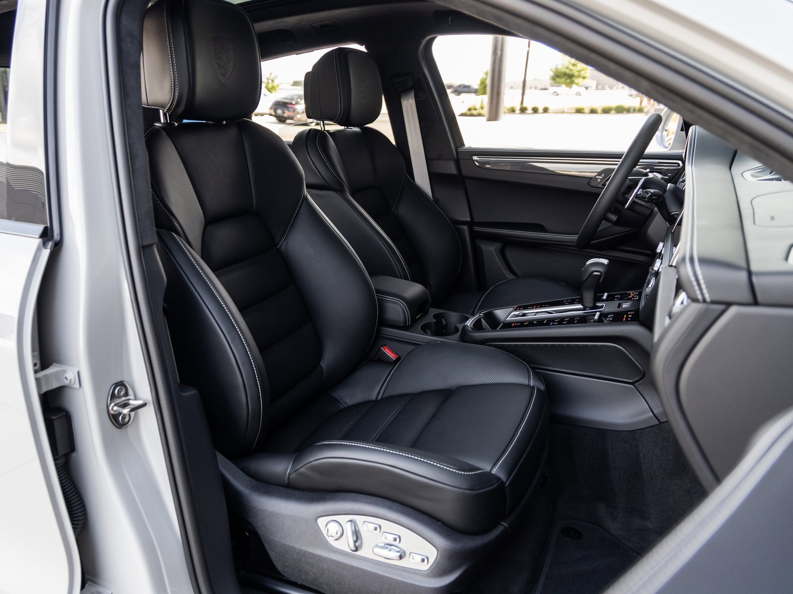 New 2026 Porsche Macan GTS image 47