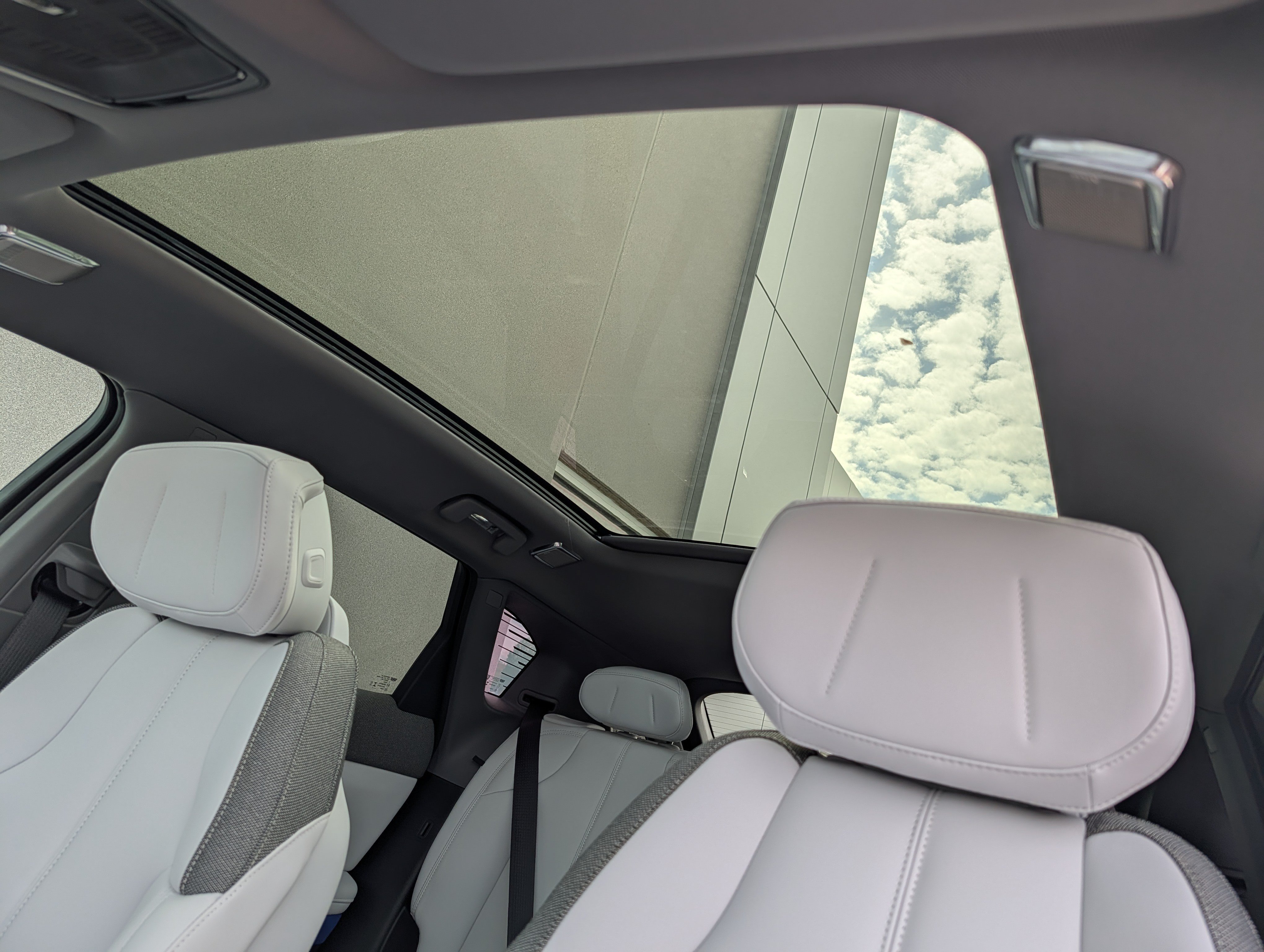 Used 2026 Cadillac Optiq Luxury 1 w/ LPO, Floor Liner Package AWD/4WD image 19