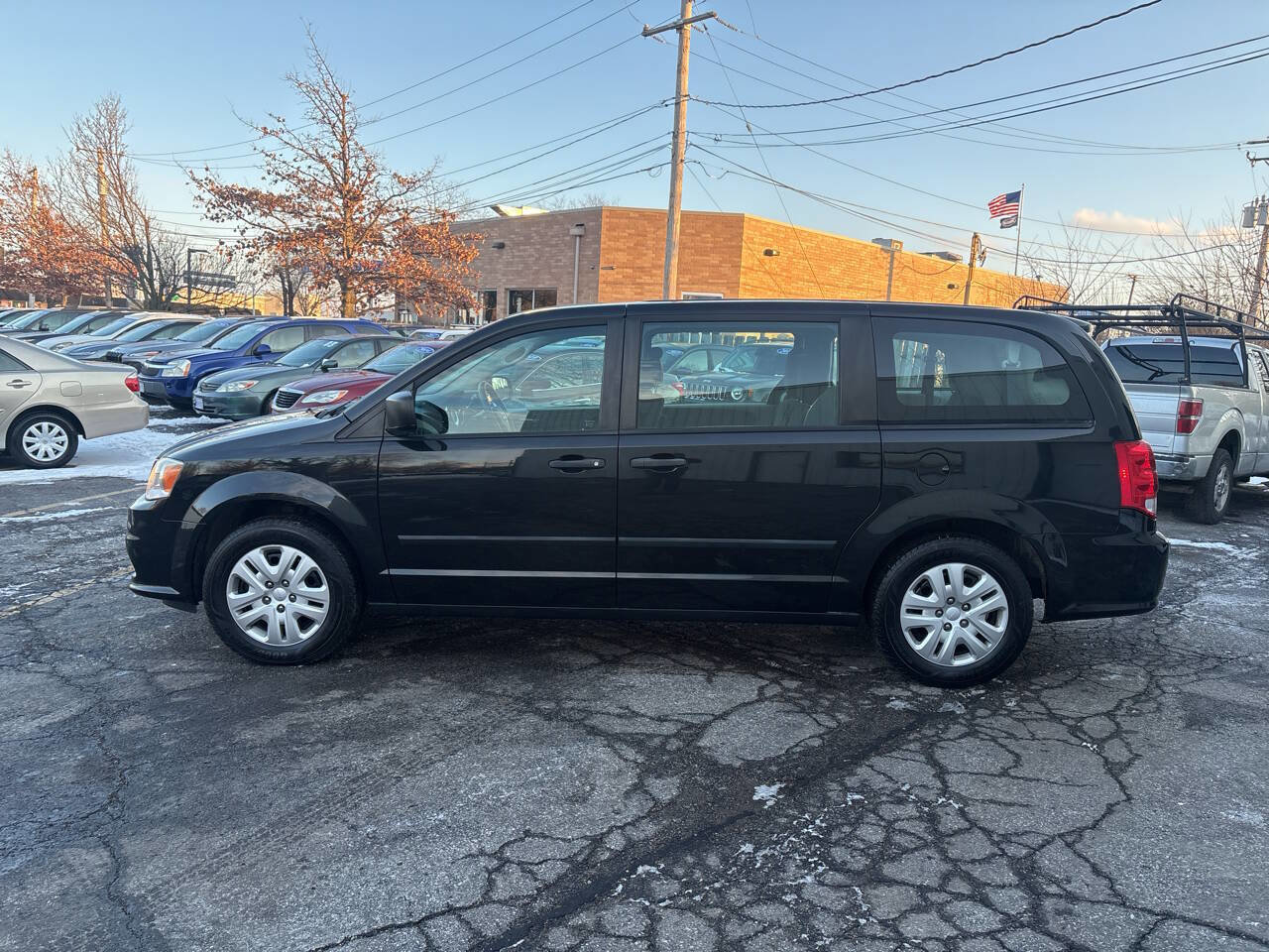 Used 2014 Dodge Grand Caravan American Value Package FWD image 2