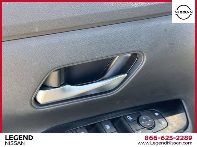 Certified 2025 Nissan Kicks SV w/ SV Premium Package AWD/4WD image 16