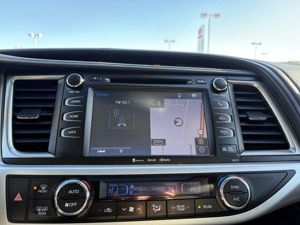 Used 2017 Toyota Highlander XLE image 17