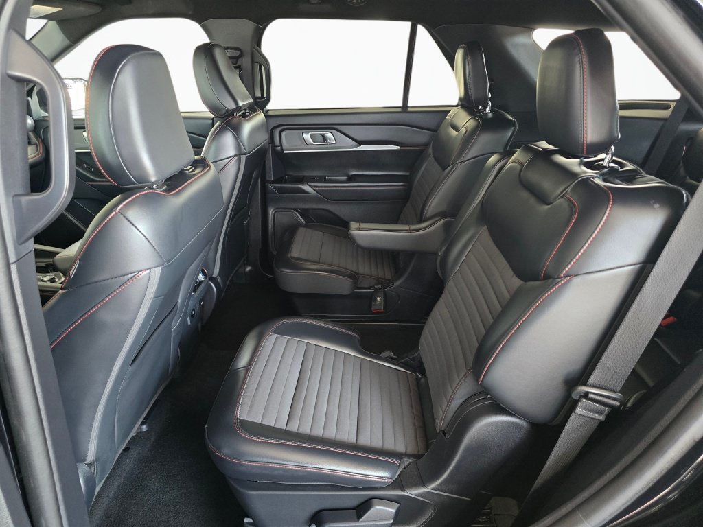Used 2025 Ford Explorer ST-Line AWD/4WD image 37