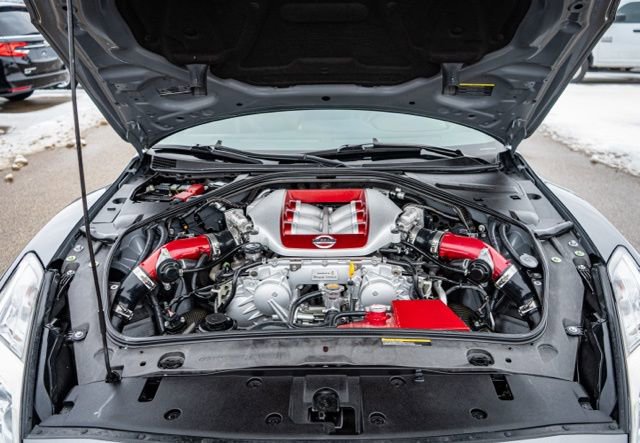 Used 2016 Nissan GT-R Premium image 33
