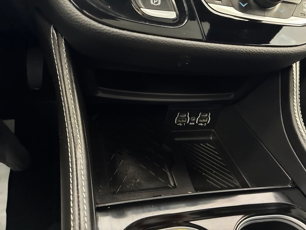 Certified 2025 Chrysler Pacifica Limited FWD image 61