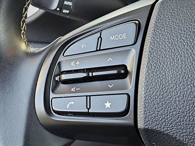 Certified 2025 Hyundai Venue SEL FWD image 29