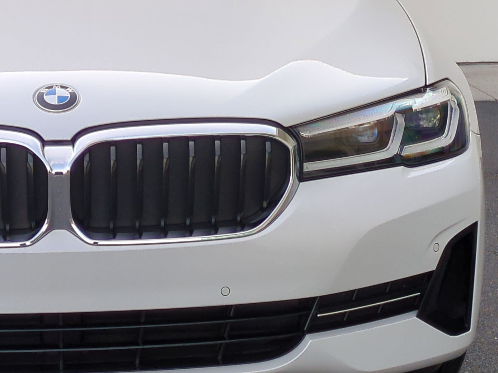 Used 2023 BMW 530i w/ Premium Package RWD image 5