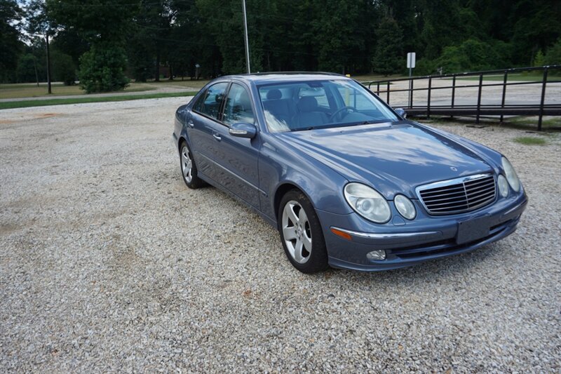 Used 2004 Mercedes-Benz E 500 4MATIC Sedan image 2