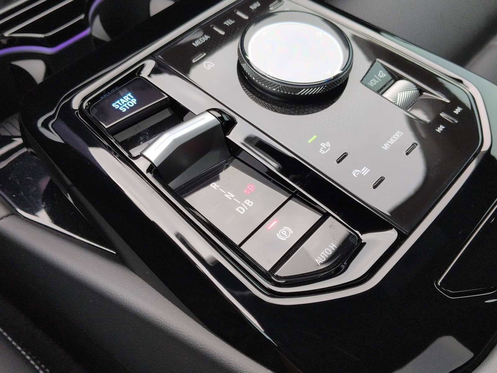 Used 2025 BMW i5 M60 w/ Premium Package image 33