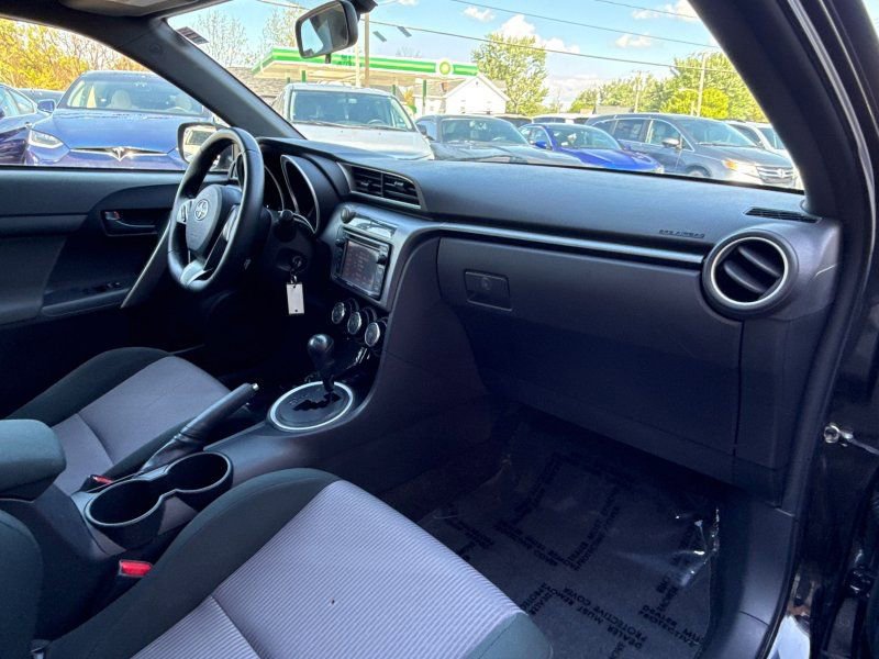 Used 2014 Scion tC FWD image 15