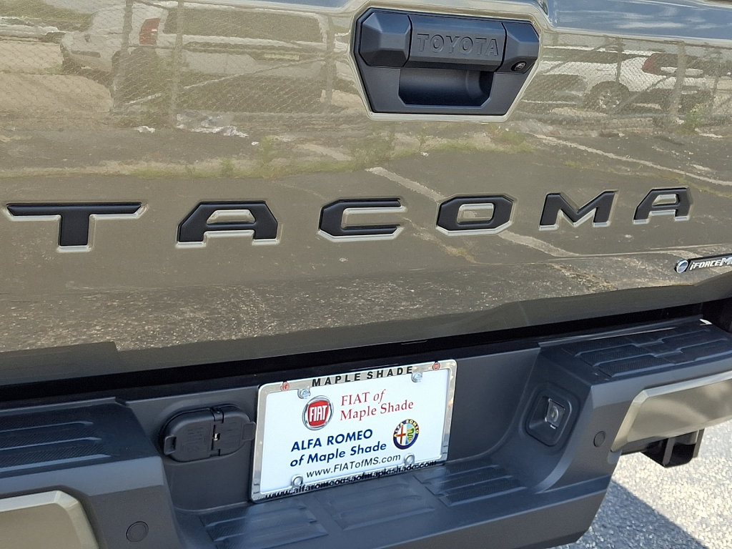 Used 2026 Toyota Tacoma TRD Off-Road w/ TRD Off Road Upgrade Package AWD/4WD image 16