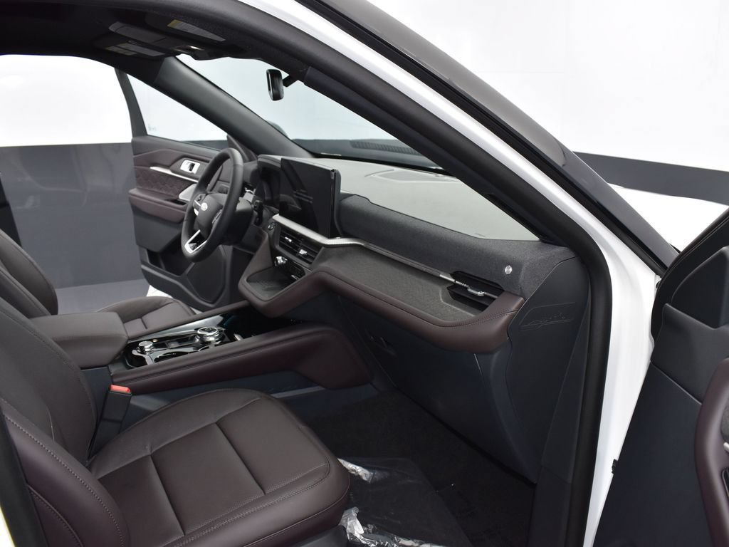Used 2025 Ford Explorer Platinum w/ Ultimate Package RWD image 21