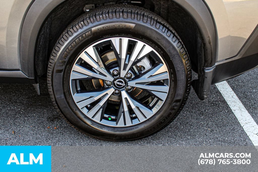 Used 2022 Nissan Rogue SV FWD image 16