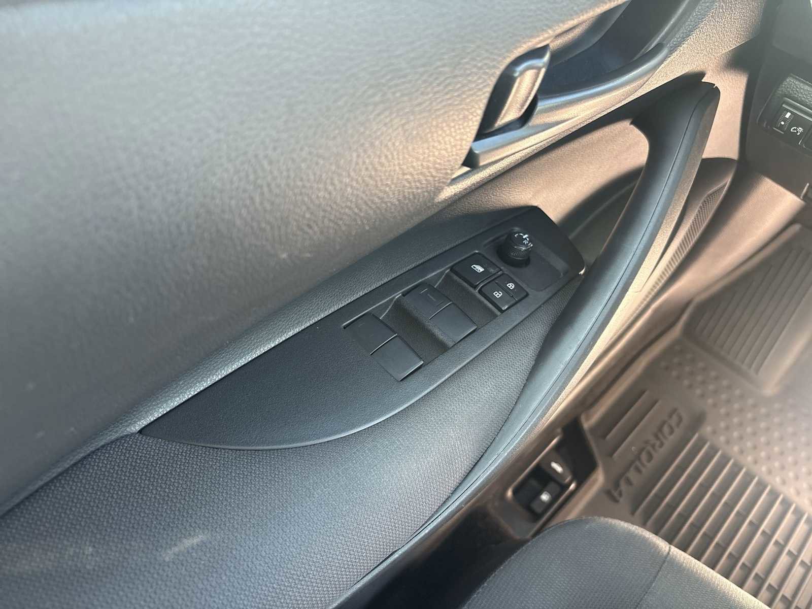 Used 2024 Toyota Corolla LE image 14