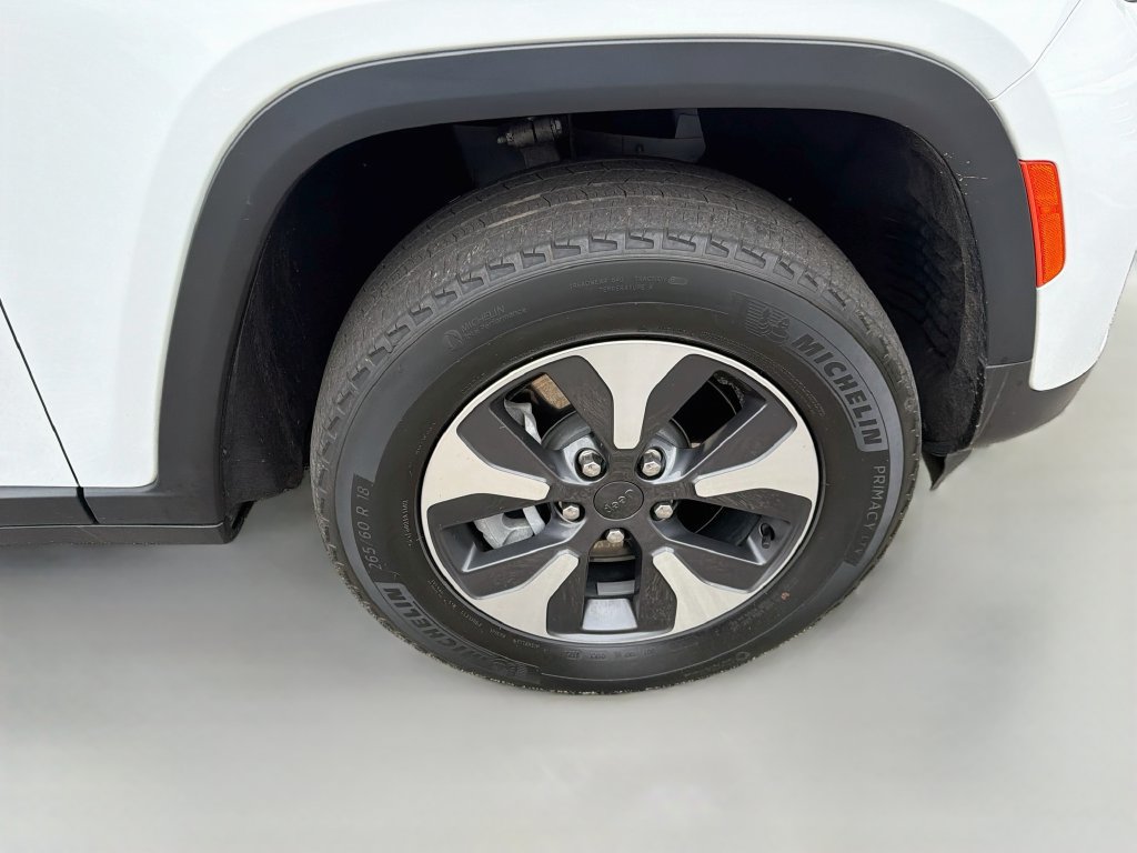 Used 2023 Jeep Grand Cherokee 4WD 4xe image 10