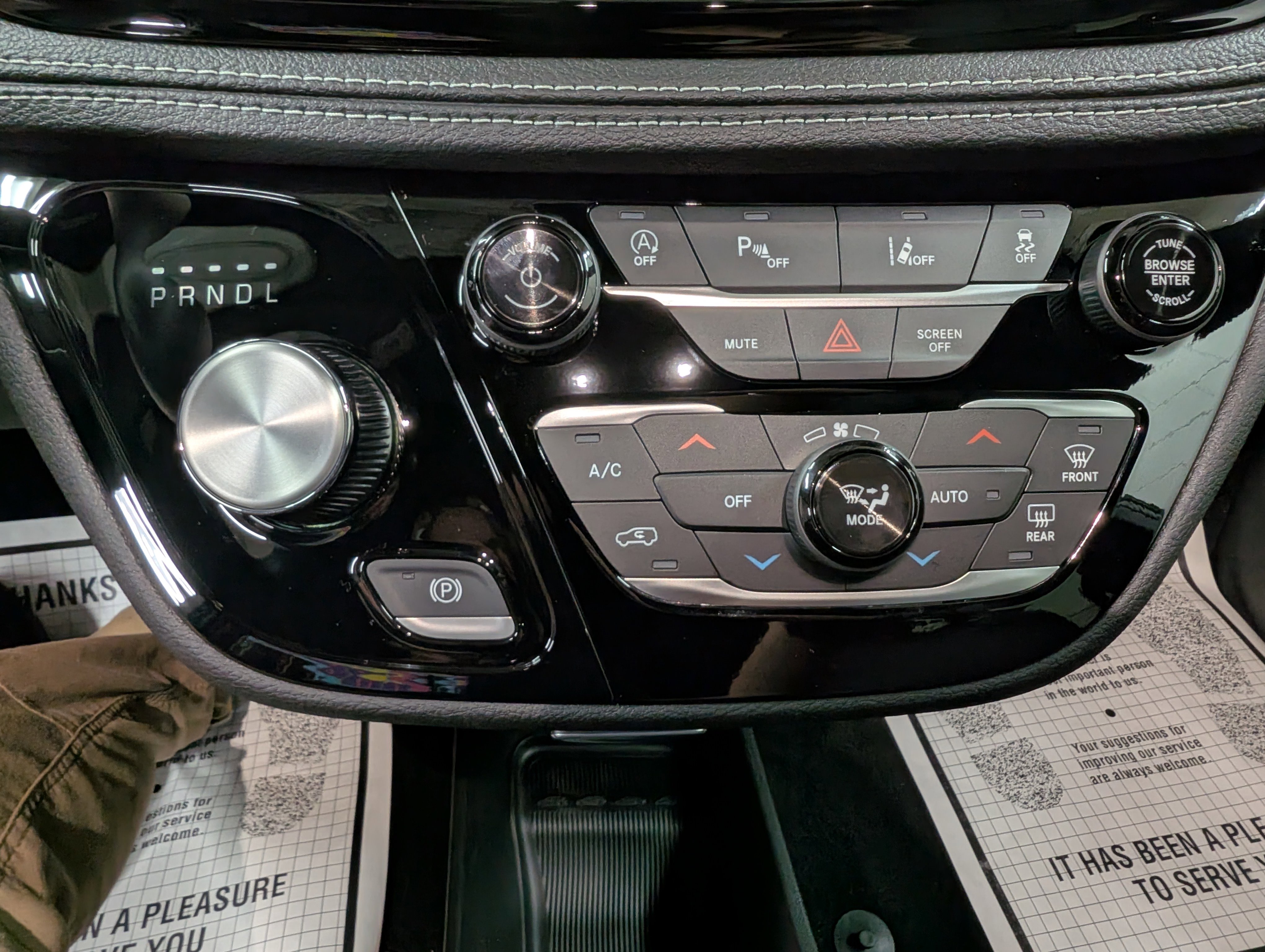 New 2026 Chrysler Pacifica Select image 15