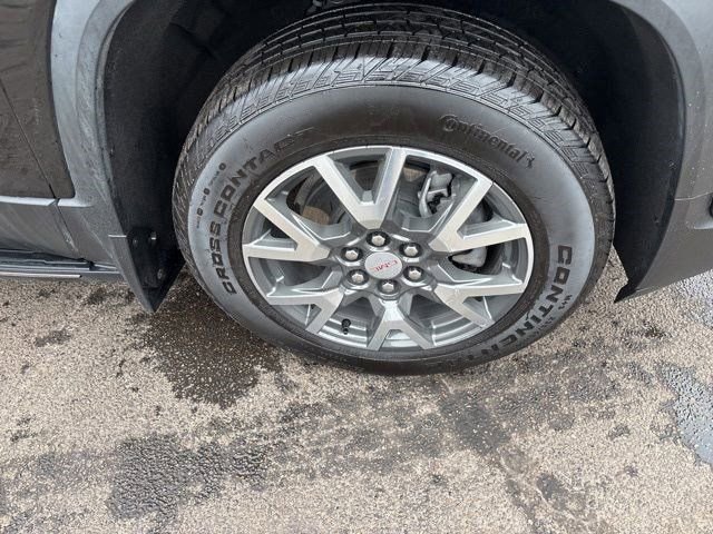 Used 2023 GMC Acadia SLE image 44