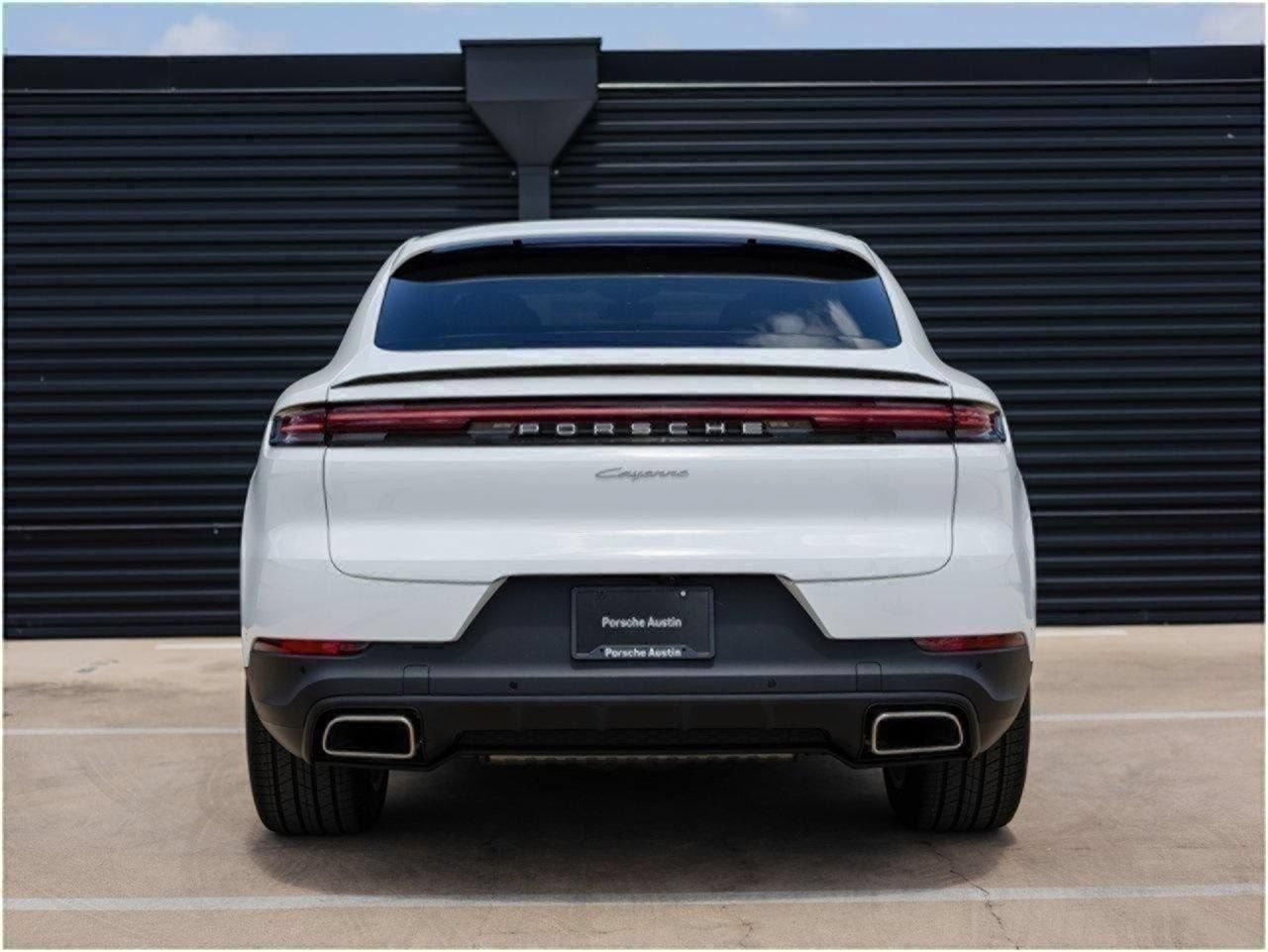 Certified 2025 Porsche Cayenne Coupe AWD/4WD image 6