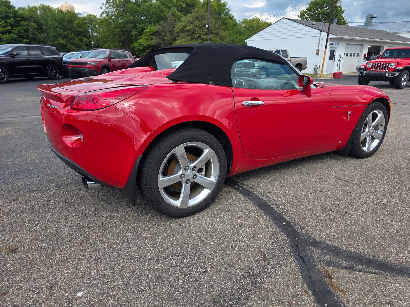 Used 2007 Pontiac Solstice Convertible RWD image 5