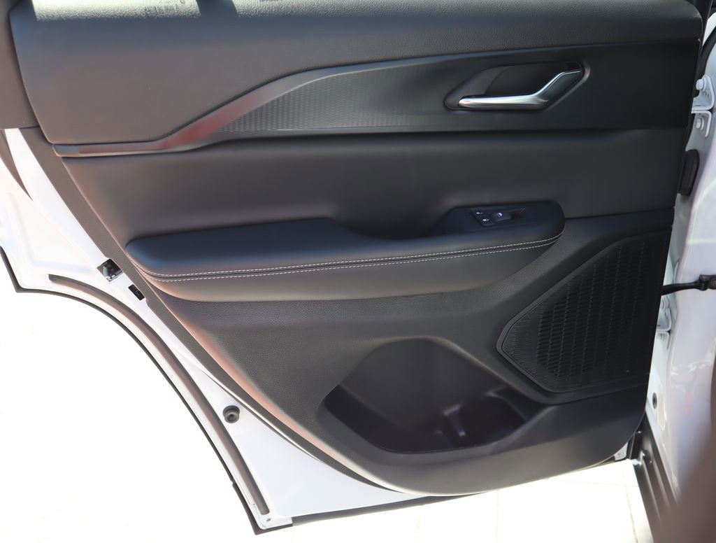 Used 2024 Jeep Grand Cherokee Altitude RWD image 21