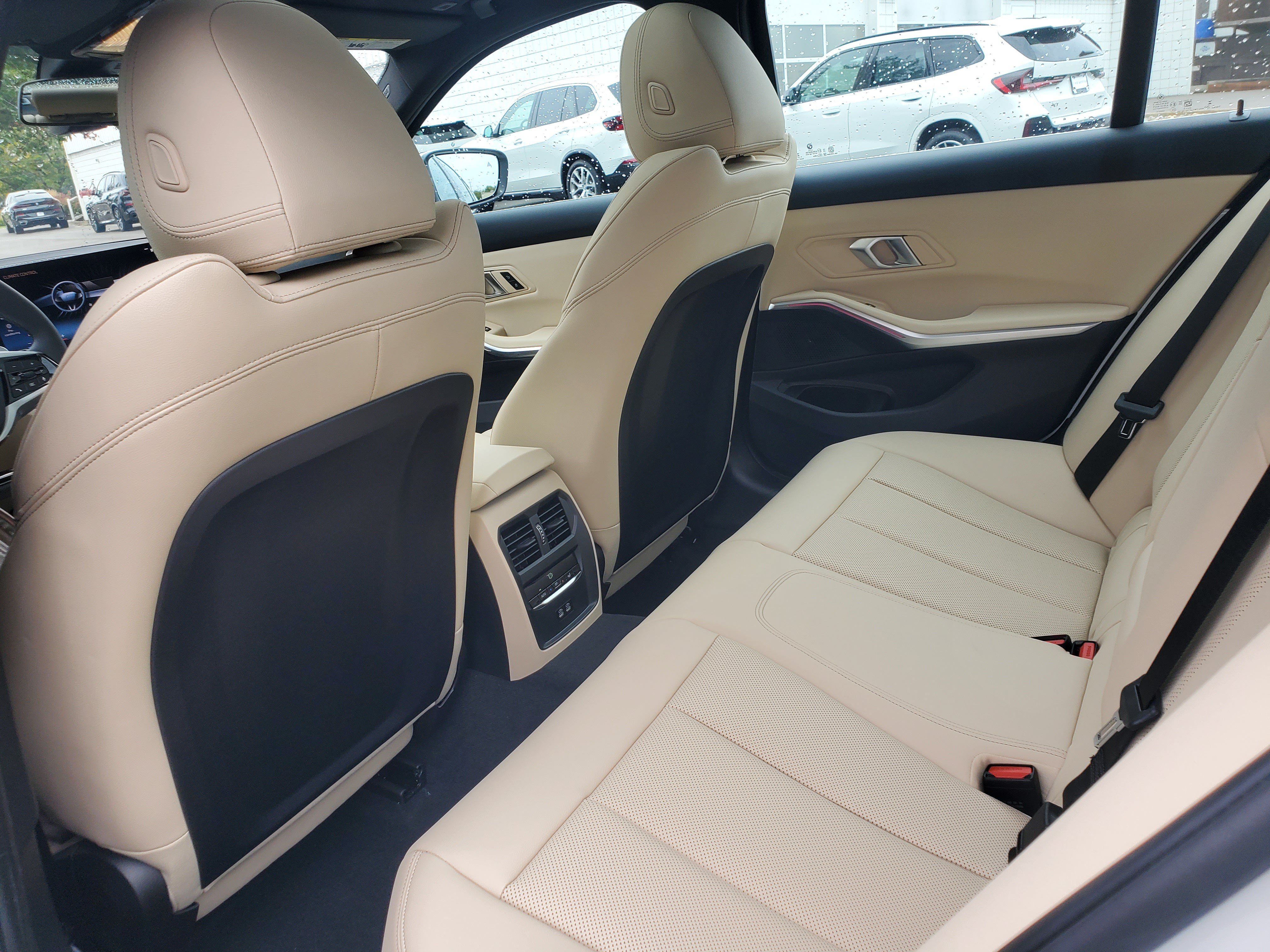 New 2026 BMW 330i xDrive Sedan w/ Premium Package AWD/4WD image 33