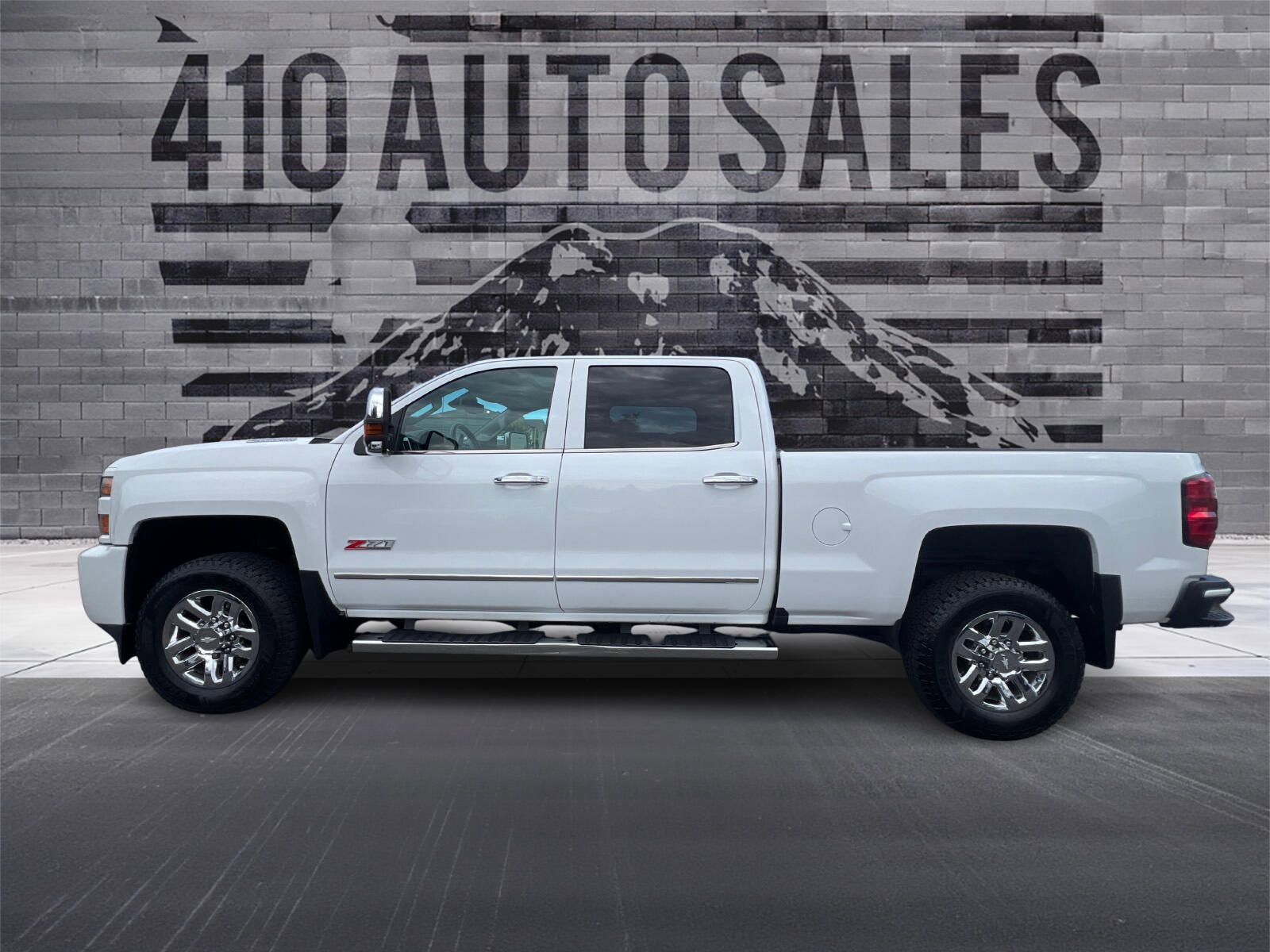 Used 2018 Chevrolet Silverado 3500 LTZ image 7