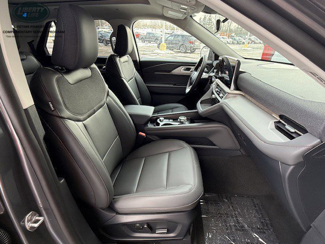 New 2026 Ford Explorer Active w/ Active Comfort Package AWD/4WD image 17