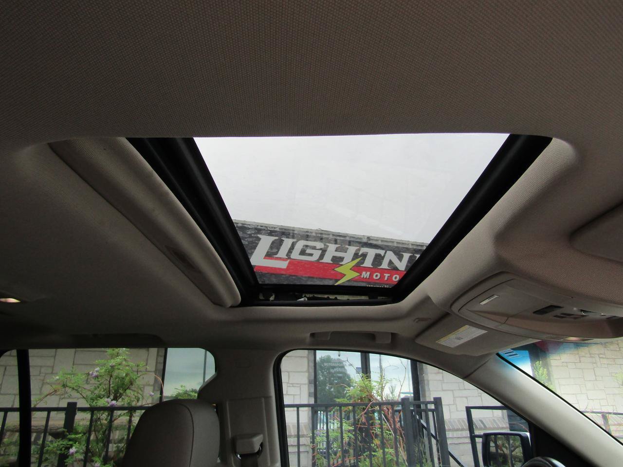 Used 2015 GMC Yukon SLT w/ HD Trailering Package RWD image 8