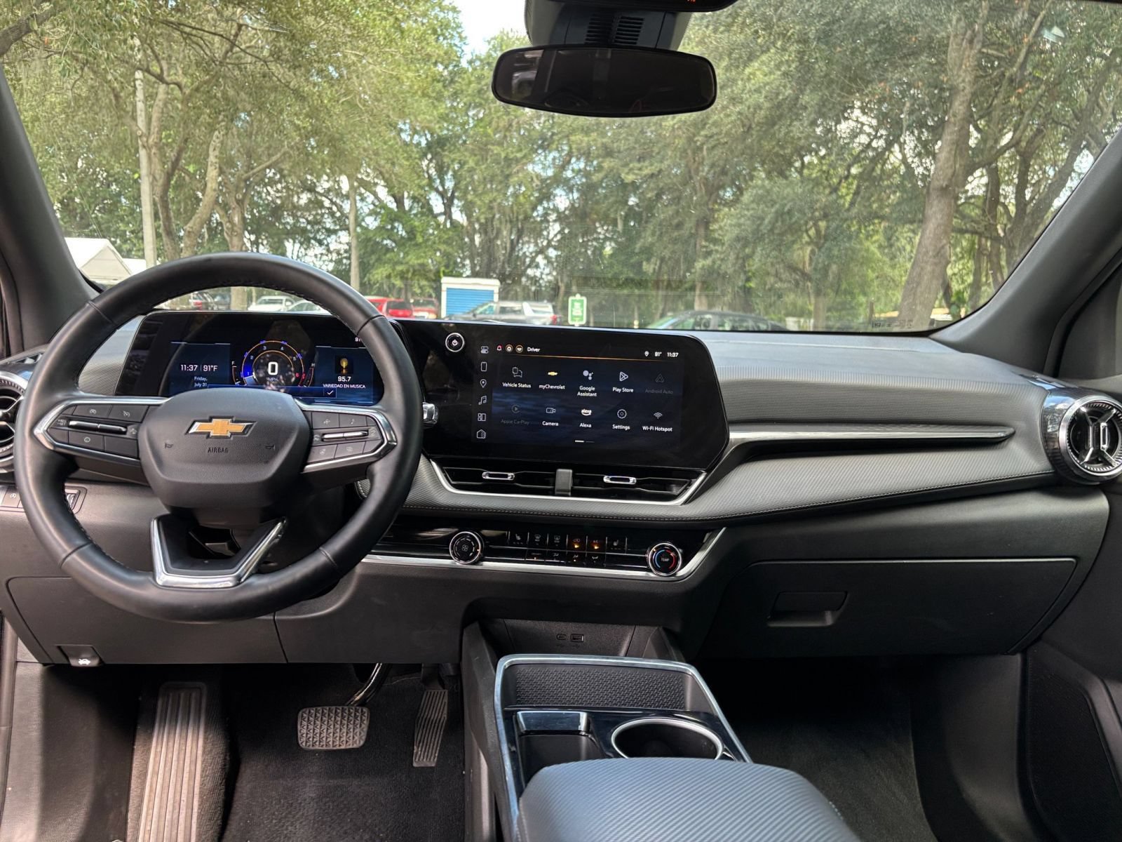 Used 2025 Chevrolet Equinox LT FWD image 32