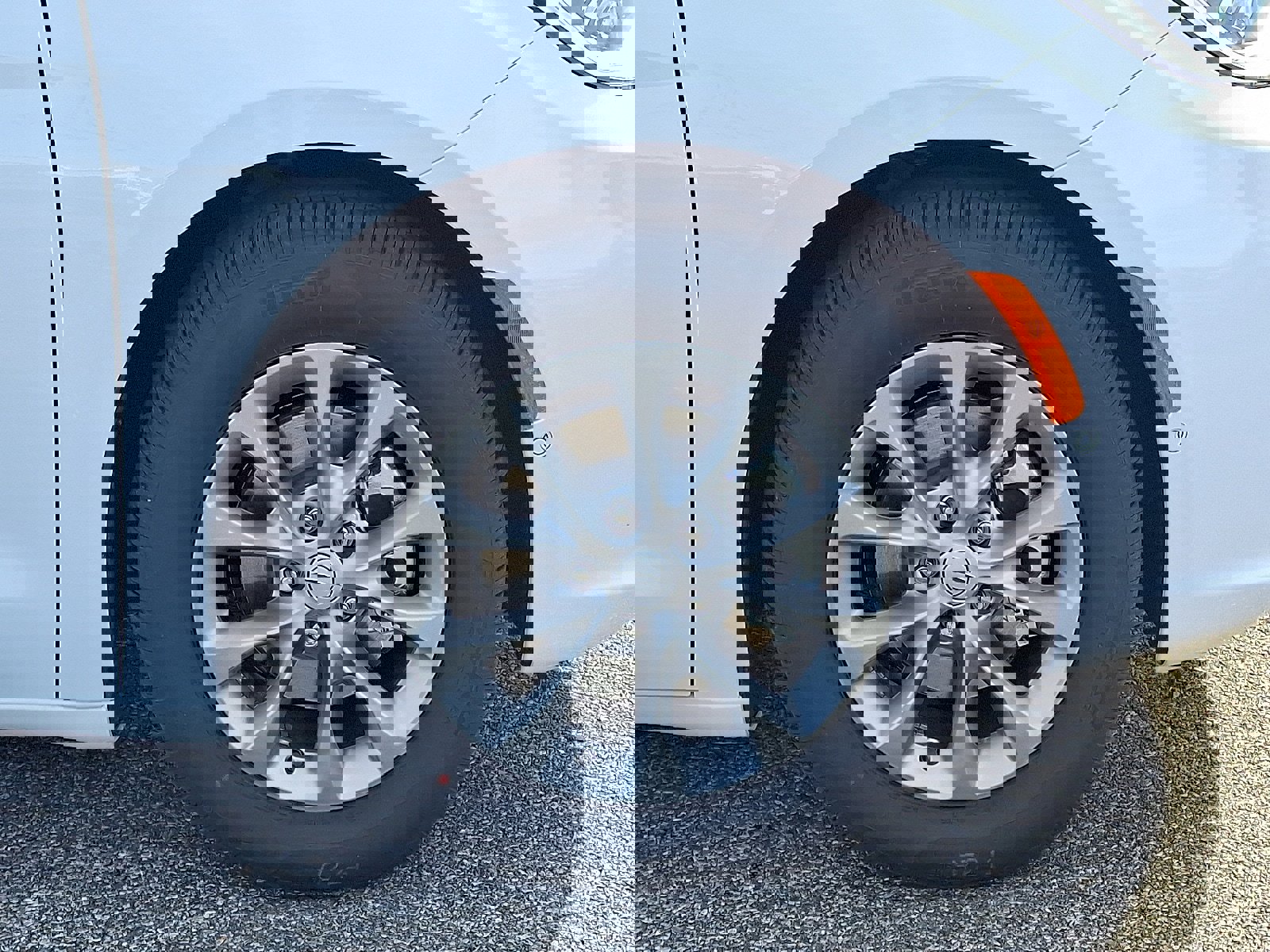 New 2026 Chrysler Pacifica Limited image 8