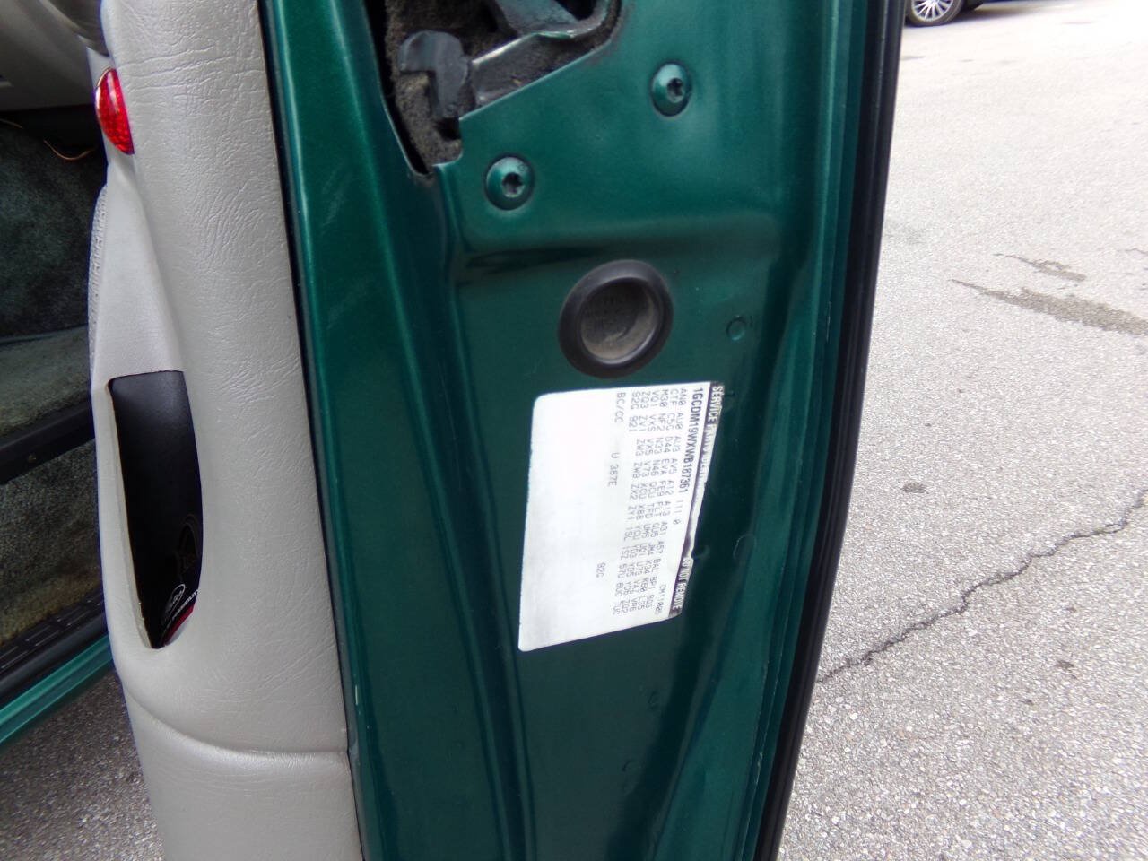 Used 1998 Chevrolet Astro w/ Convenience Group RWD image 41