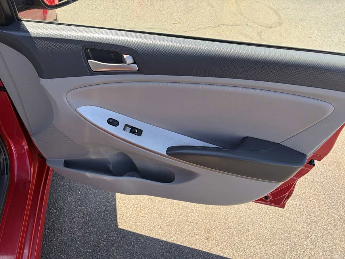 Used 2016 Hyundai Accent SE w/ Option Group 02 image 28