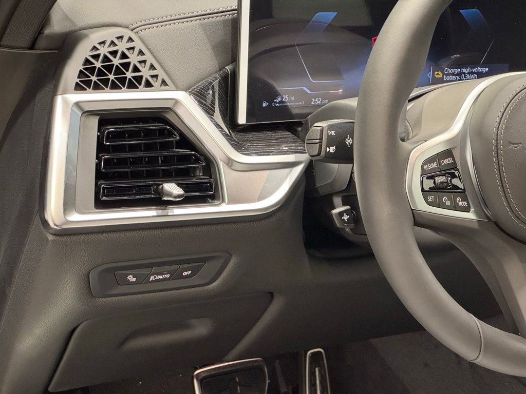 Used 2026 BMW X5 xDrive50e w/ M Sport Package image 10