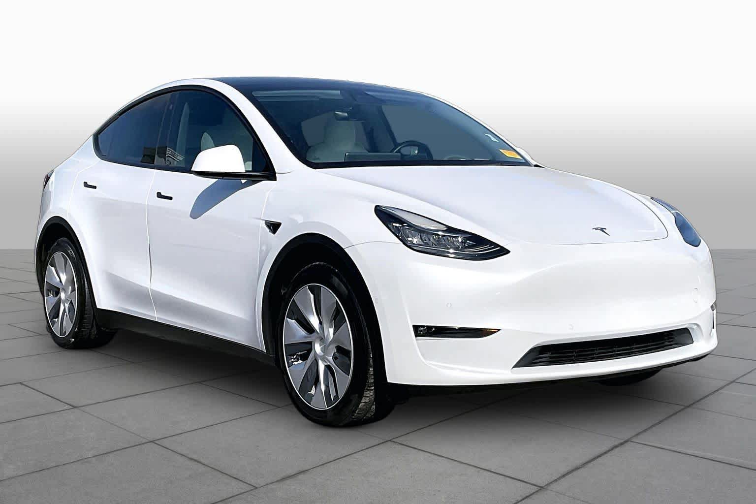 Used 2022 Tesla Model Y Long Range AWD/4WD image 3