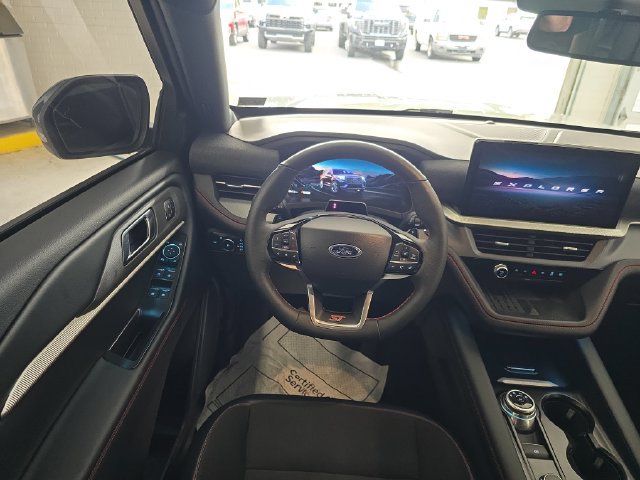 Used 2025 Ford Explorer ST AWD/4WD image 12