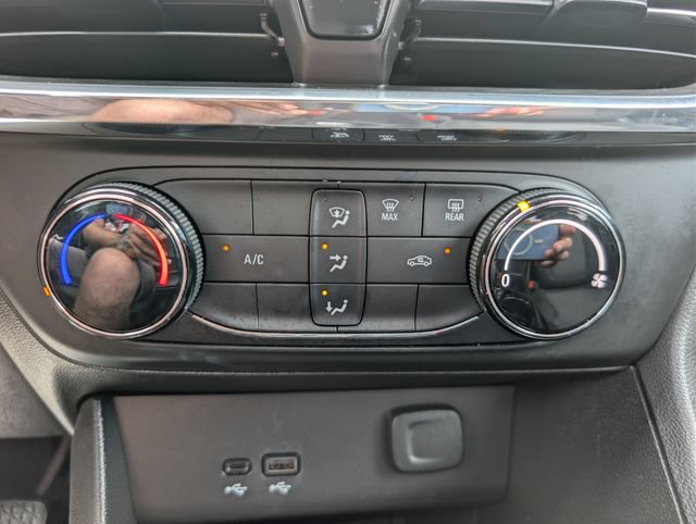 Used 2025 Buick Encore GX Preferred FWD image 24