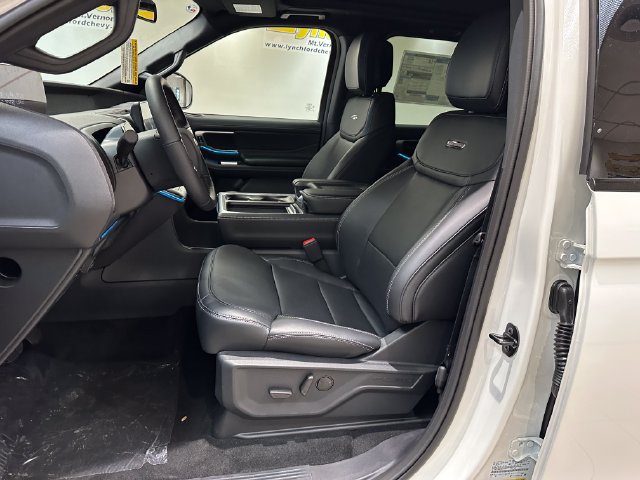 New 2027 Ford Expedition Platinum w/ Stealth Performance Package AWD/4WD image 8