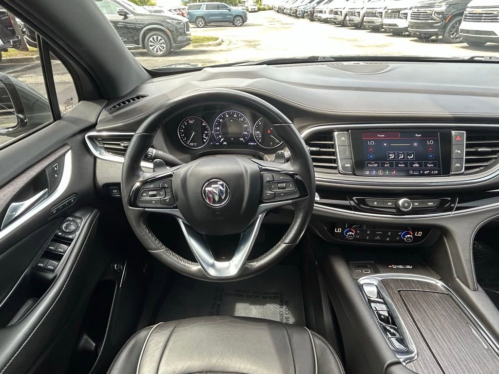 Used 2023 Buick Enclave Avenir w/ Avenir Technology Package image 16