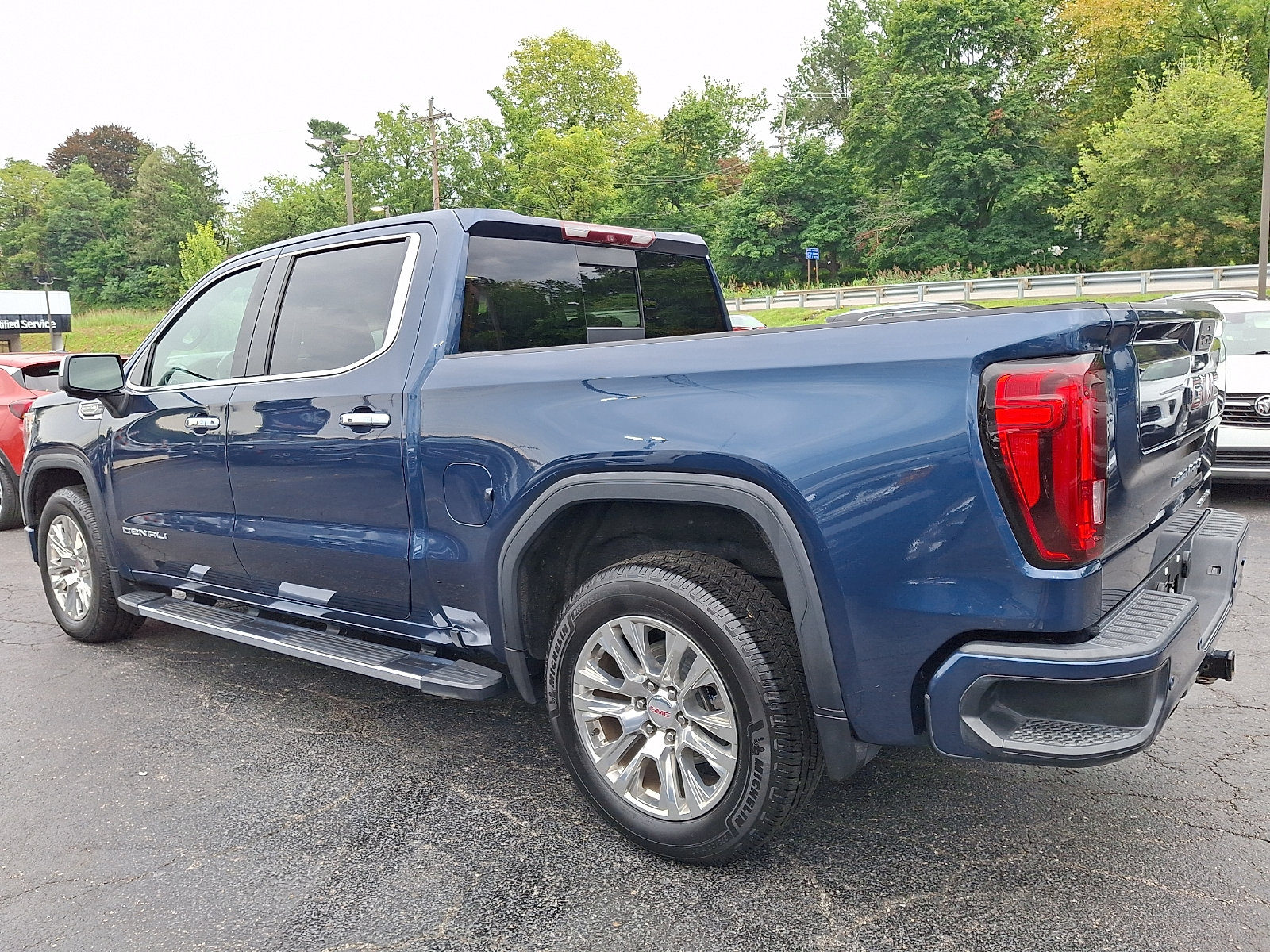 Used 2019 GMC Sierra 1500 Denali w/ Technology Package AWD/4WD image 4