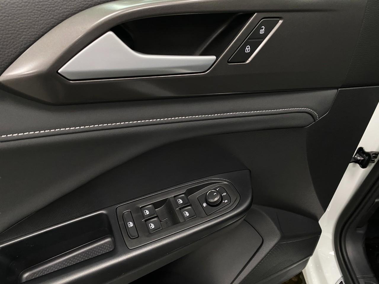 New 2026 Volkswagen Taos SE AWD/4WD image 28