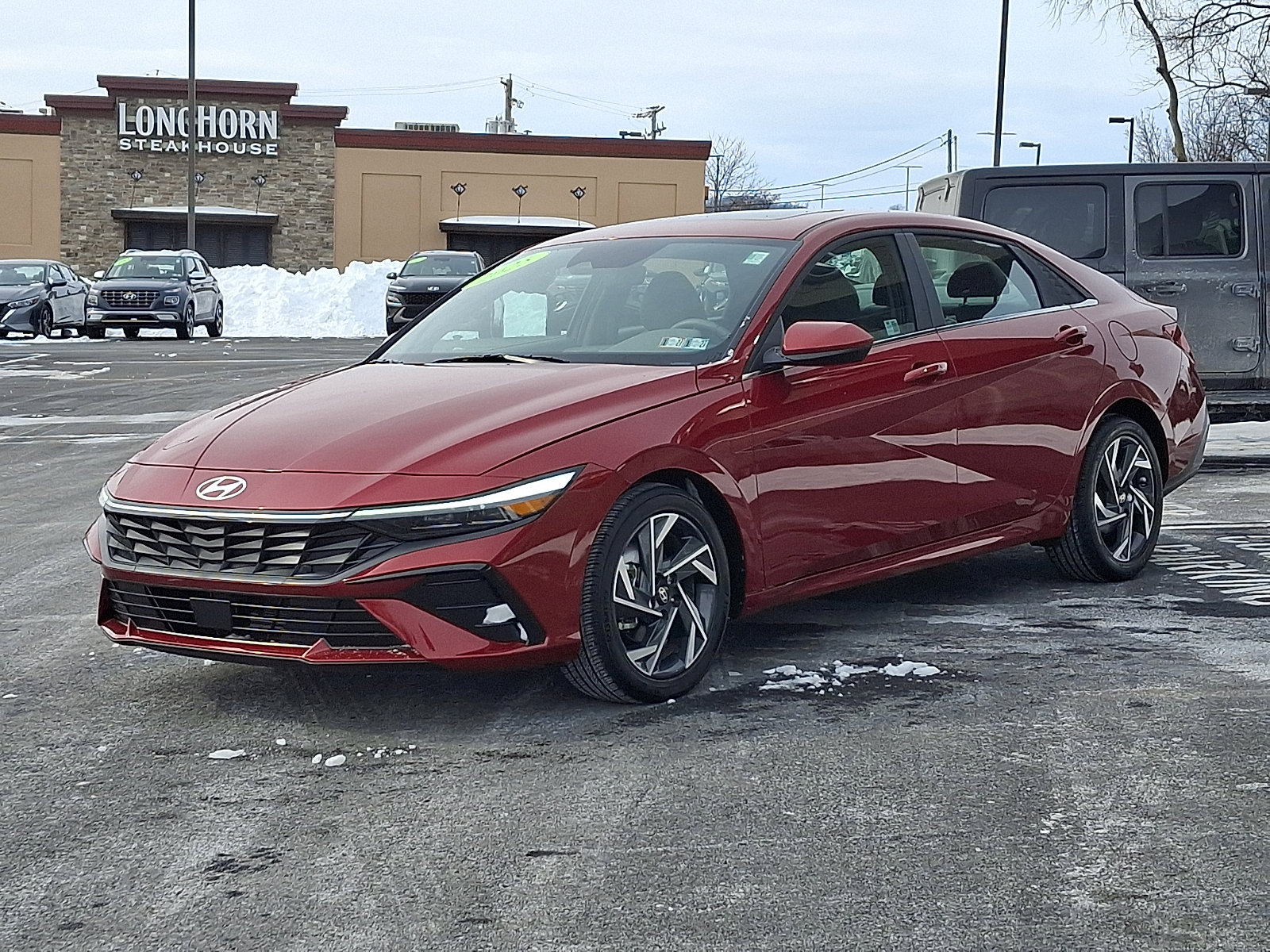 Used 2025 Hyundai Elantra SEL image 3