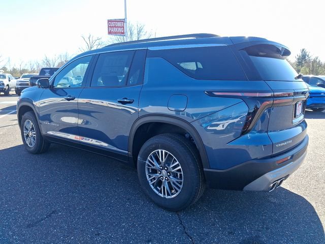 New 2025 Chevrolet Traverse LT w/ Driver Confidence Package FWD image 3