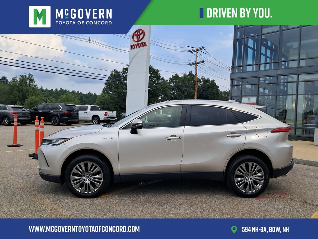 Used 2021 Toyota Venza XLE w/ Softex Package AWD/4WD image 2
