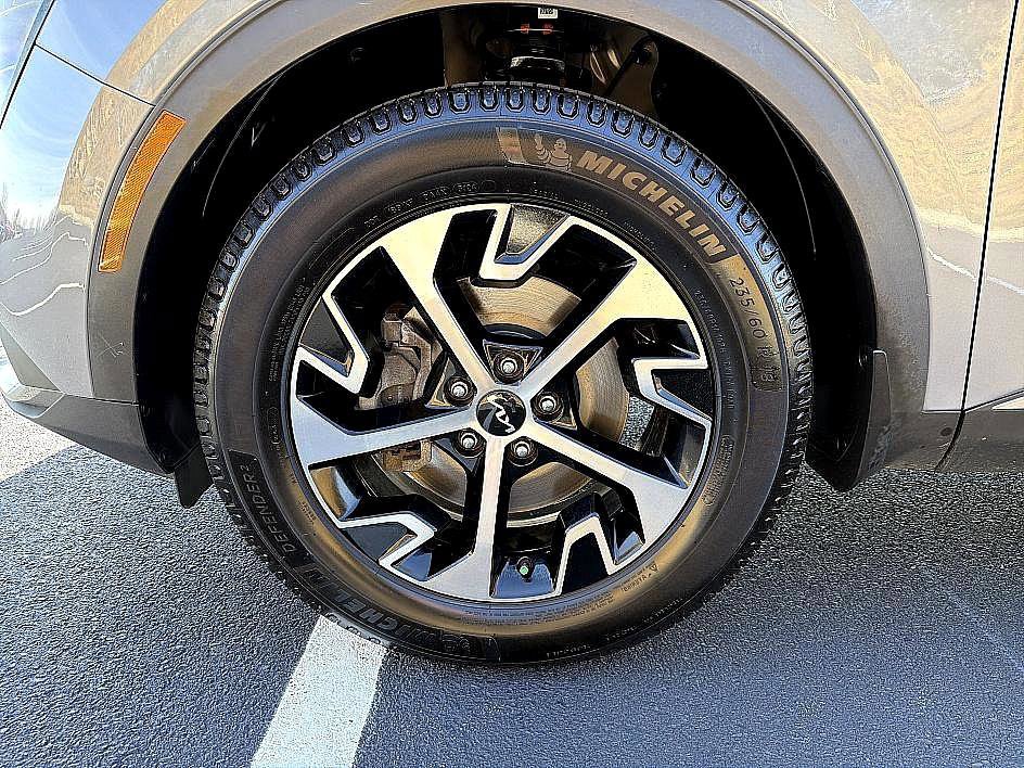 Used 2023 Kia Sportage EX image 8