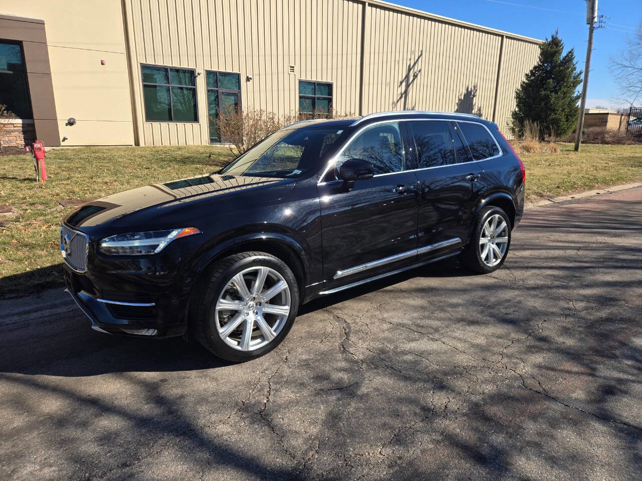 Used 2018 Volvo XC90 T5 Momentum image 2