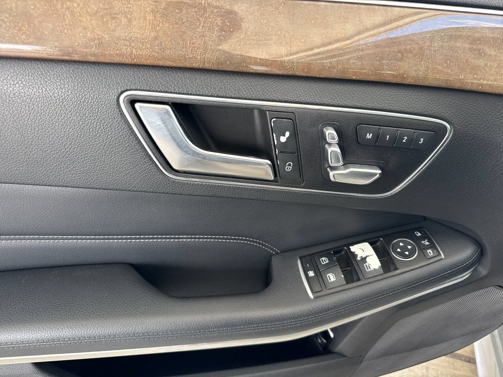 Used 2016 Mercedes-Benz E 350 4MATIC Wagon image 11