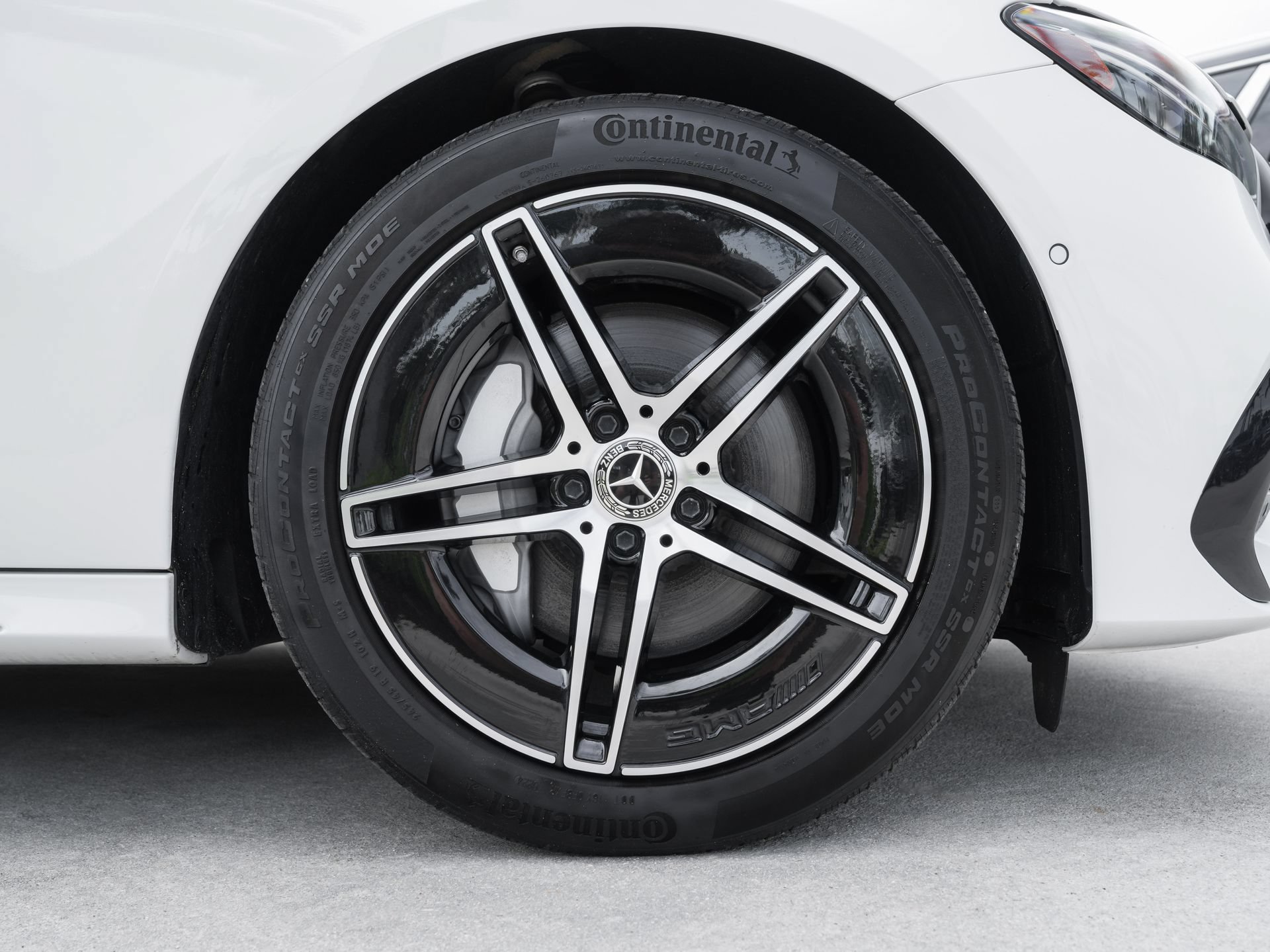 Used 2024 Mercedes-Benz E 350 4MATIC Sedan image 28