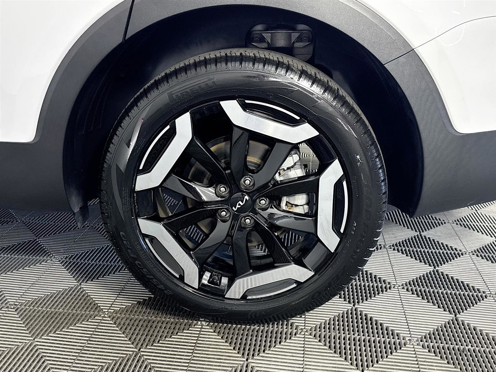 Certified 2023 Kia Telluride S image 33