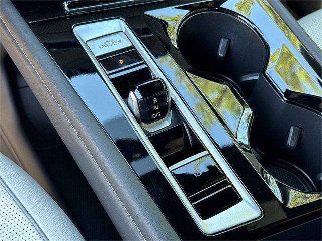 Used 2025 Volkswagen Atlas Cross Sport SEL Premium R-Line image 34